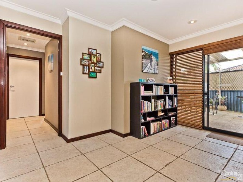 10 Fairset Street, Thornlie WA 6108