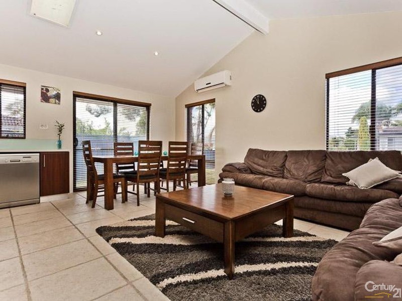 10 Fairset Street, Thornlie WA 6108