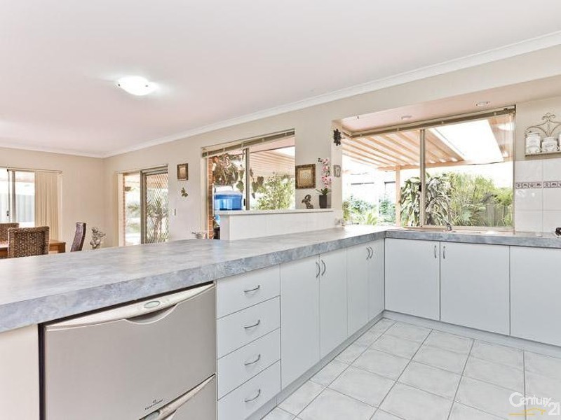 4 Cardiff Loop, Huntingdale WA 6110