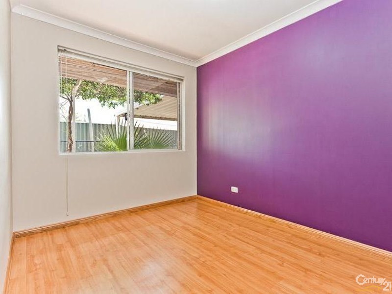 4 Cardiff Loop, Huntingdale WA 6110