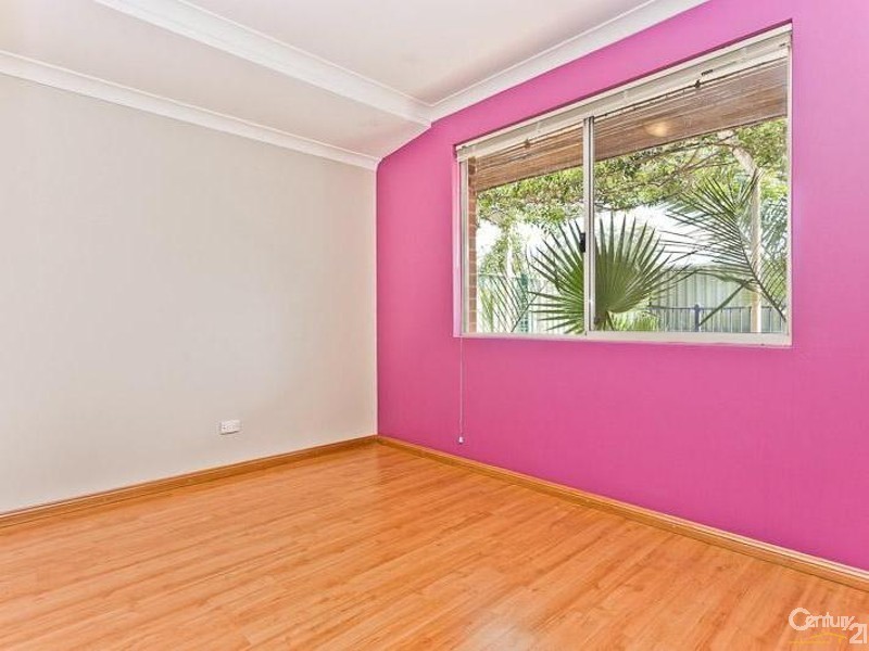 4 Cardiff Loop, Huntingdale WA 6110