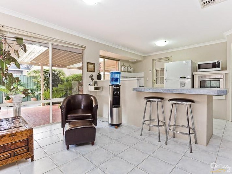 4 Cardiff Loop, Huntingdale WA 6110