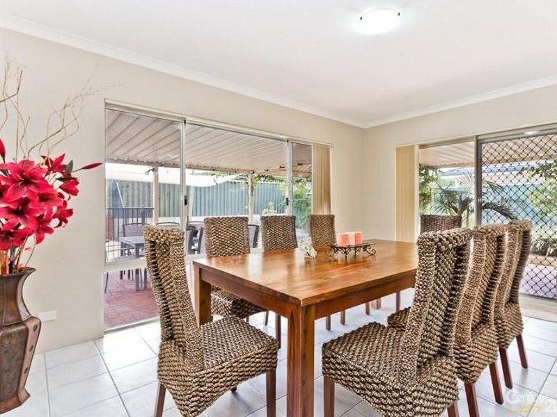 4 Cardiff Loop, Huntingdale WA 6110