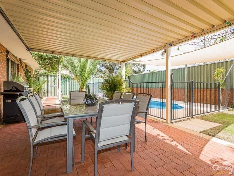 4 Cardiff Loop, Huntingdale WA 6110
