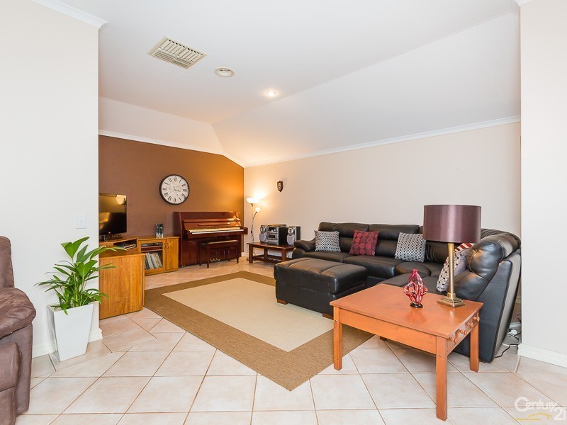 18 Capensia Way, Canning Vale WA 6155