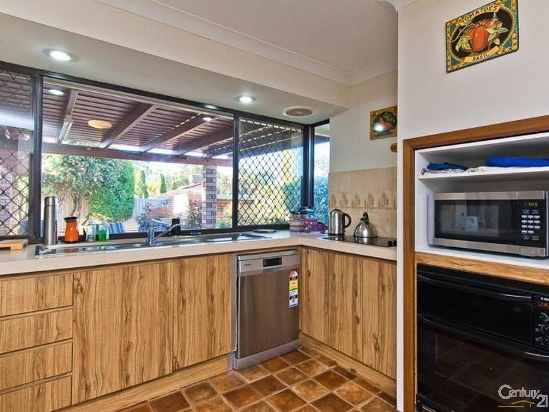 5 Castle Court, Thornlie WA 6108