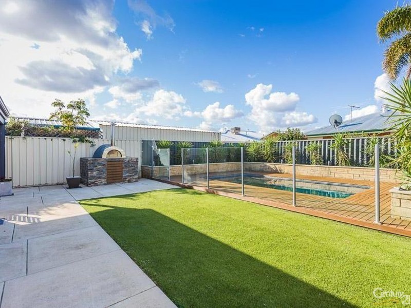 104 Gay Street, Huntingdale WA 6110