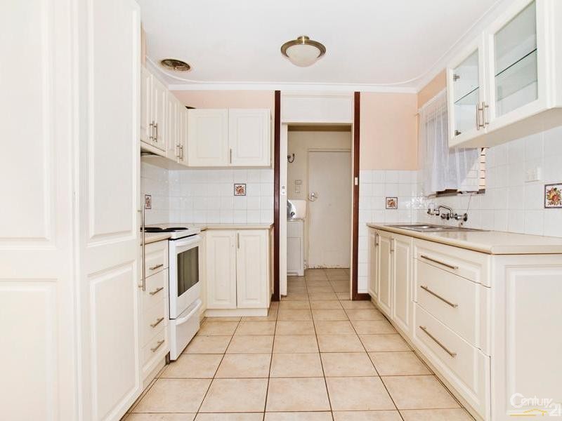 7 Lantana Way, Camillo WA 6111