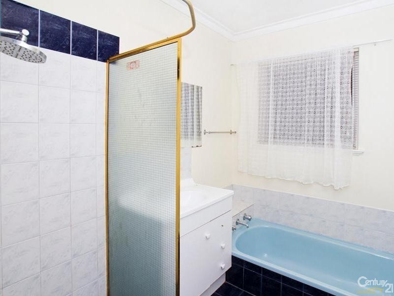 7 Lantana Way, Camillo WA 6111