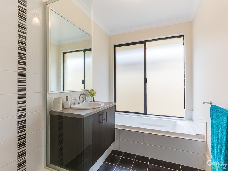 10 Walpole Way, Gosnells WA 6110