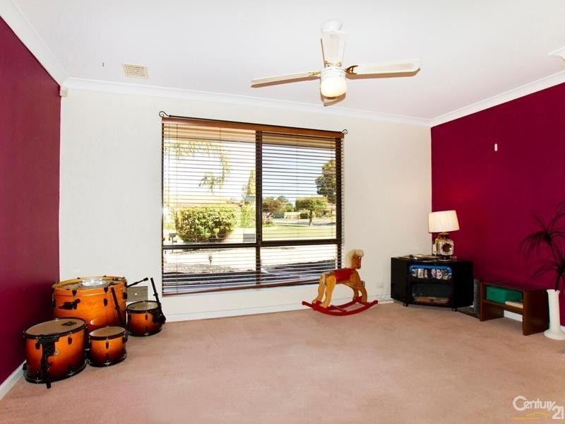 2 Bayley Close, Gosnells WA 6110