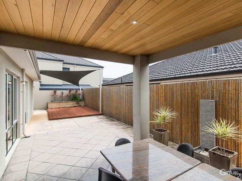 8 Hamelin Drive, Munster WA 6166