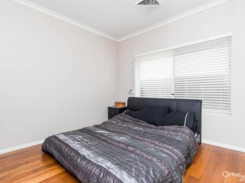 8 Hamelin Drive, Munster WA 6166