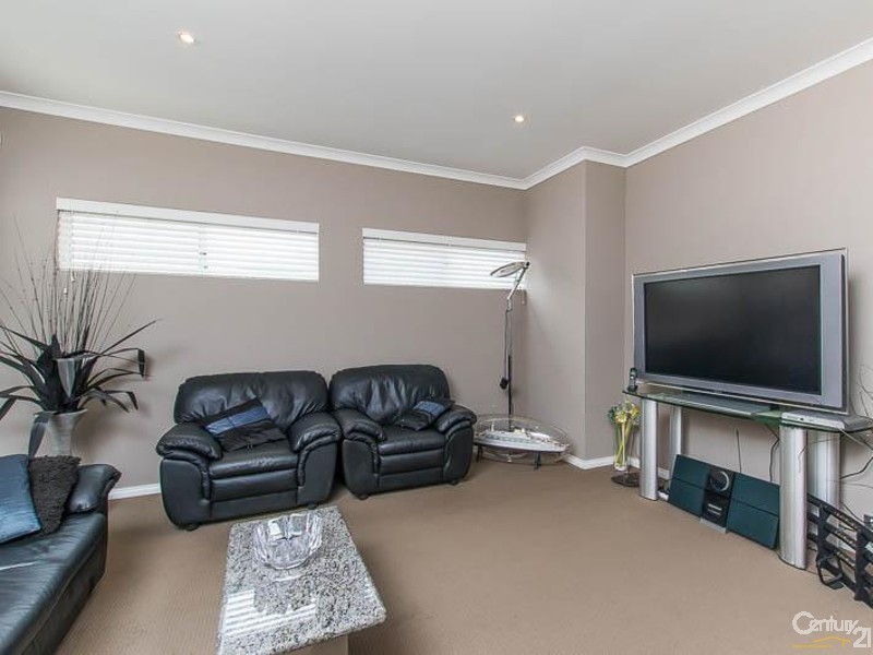 8 Hamelin Drive, Munster WA 6166