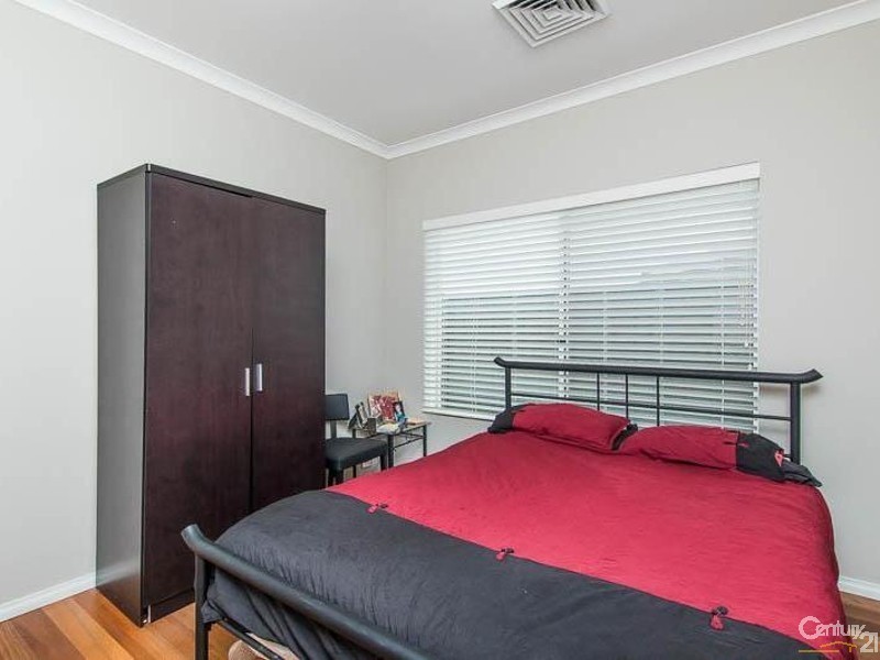 8 Hamelin Drive, Munster WA 6166