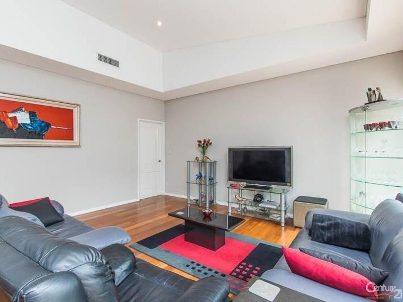 8 Hamelin Drive, Munster WA 6166