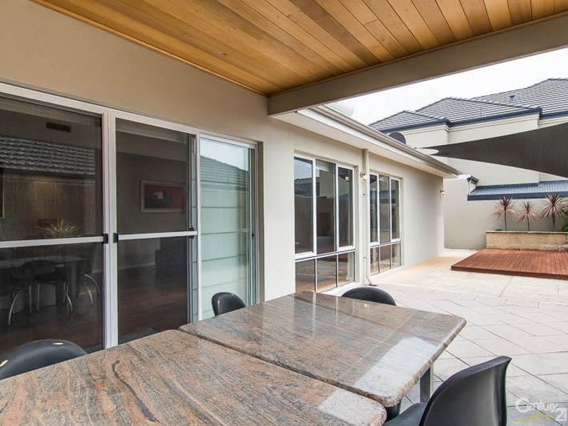 8 Hamelin Drive, Munster WA 6166