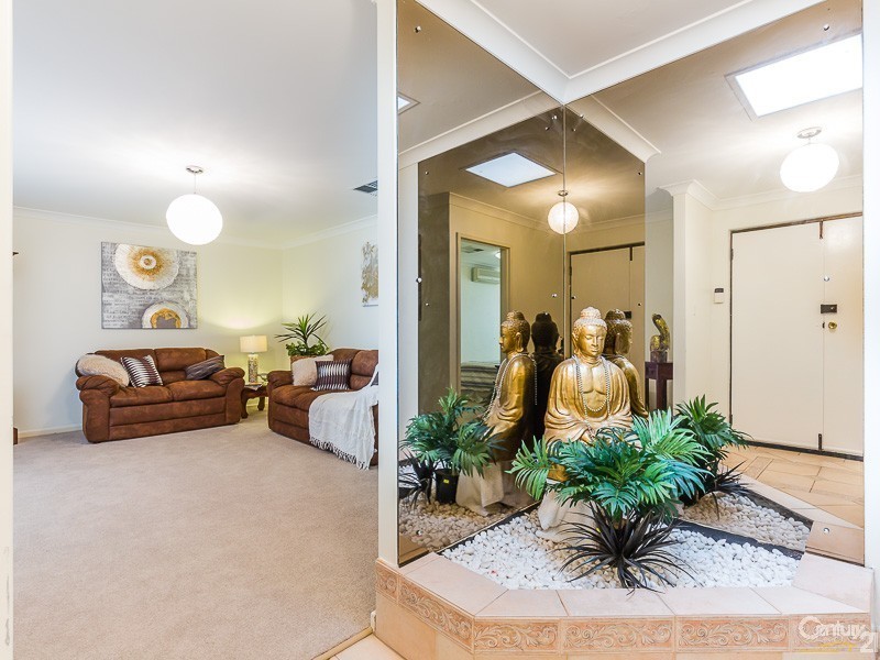 9 Bambil Place, Parkwood WA 6147