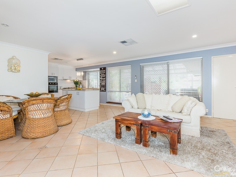 9 Bambil Place, Parkwood WA 6147