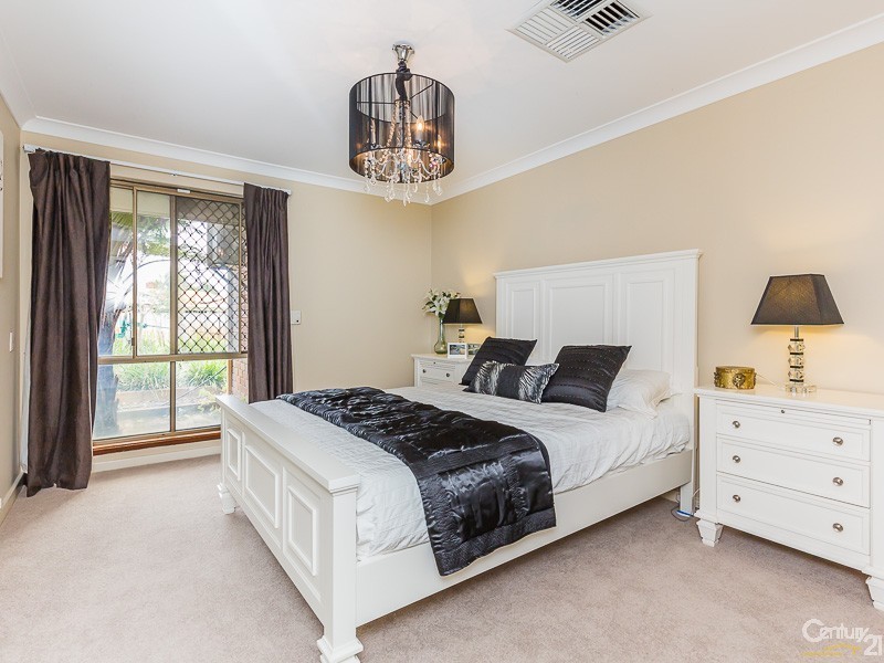 9 Bambil Place, Parkwood WA 6147