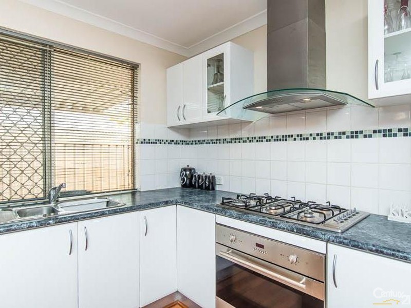 15 Baxter Close, Huntingdale WA 6110