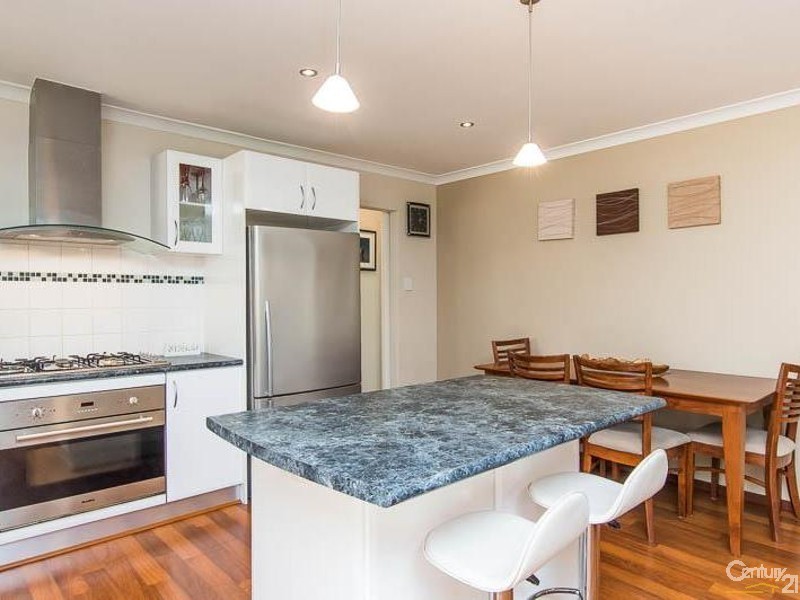 15 Baxter Close, Huntingdale WA 6110