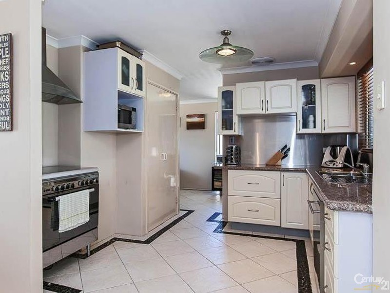 51 Ashburton Drive, Gosnells WA 6110