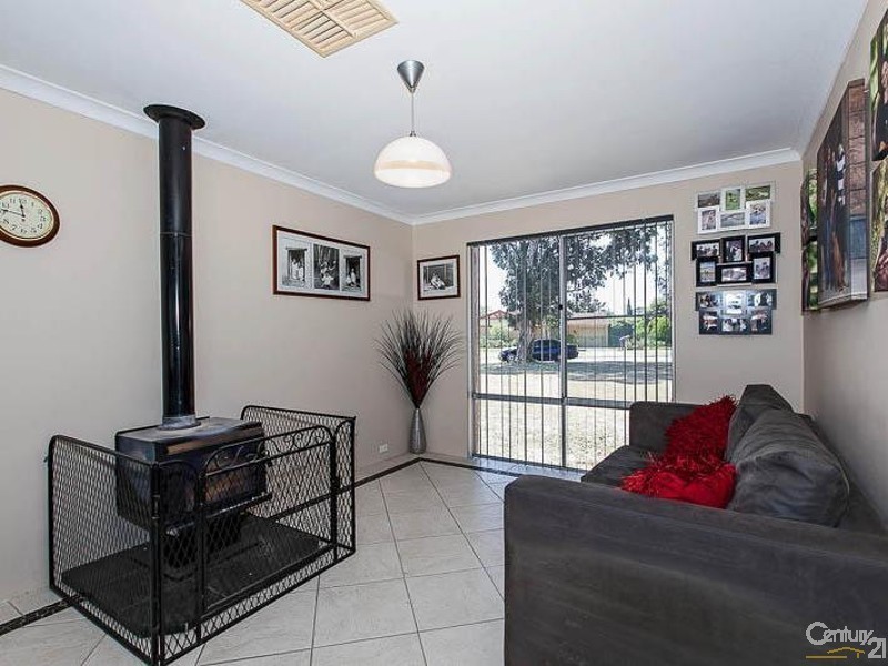 51 Ashburton Drive, Gosnells WA 6110