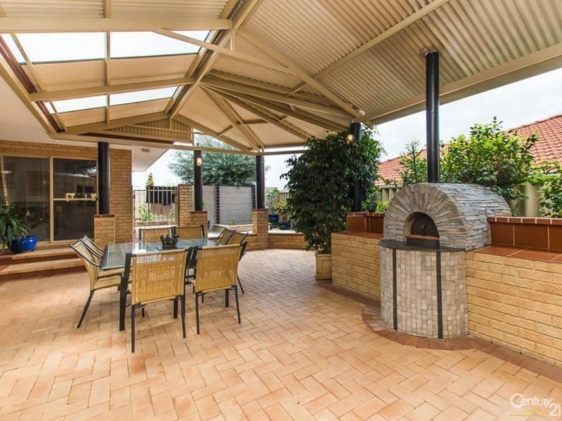 11 Chartwell Place, Leeming WA 6149