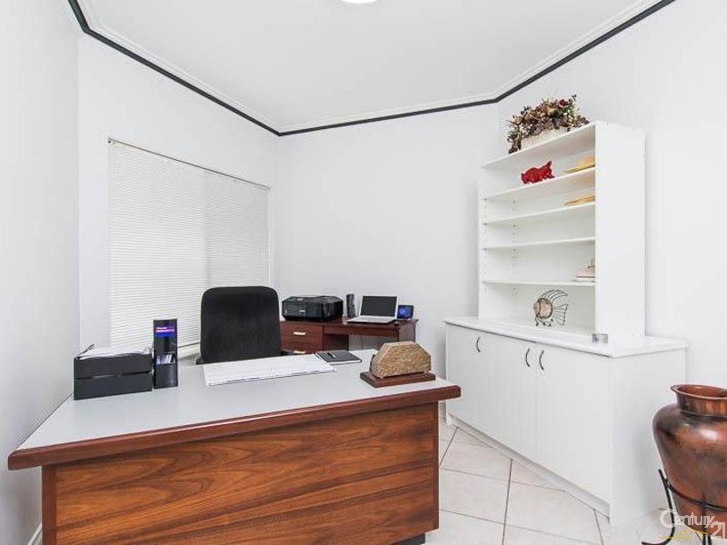 11 Chartwell Place, Leeming WA 6149