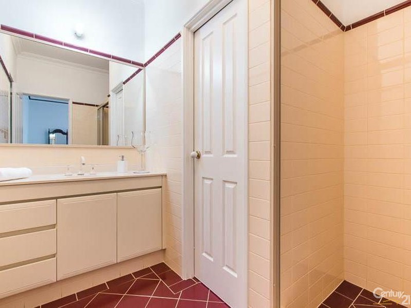 11 Chartwell Place, Leeming WA 6149