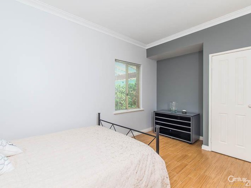 11 Chartwell Place, Leeming WA 6149