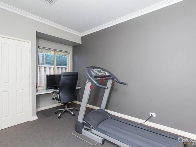 11 Chartwell Place, Leeming WA 6149