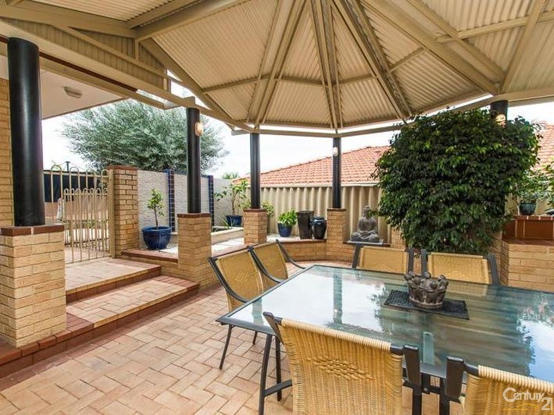 11 Chartwell Place, Leeming WA 6149