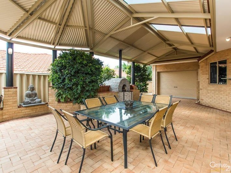 11 Chartwell Place, Leeming WA 6149