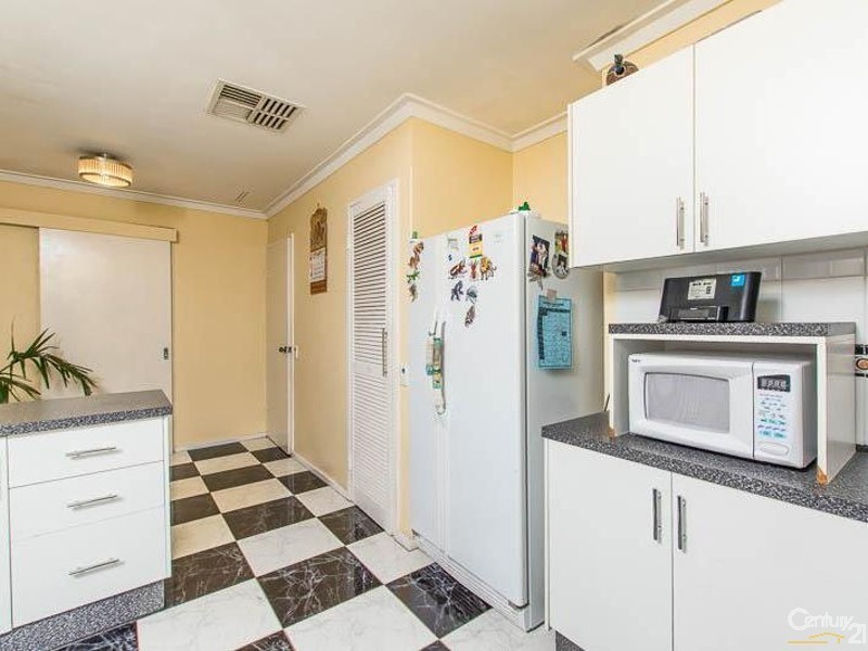 317 Alexander Drive, Dianella WA 6059