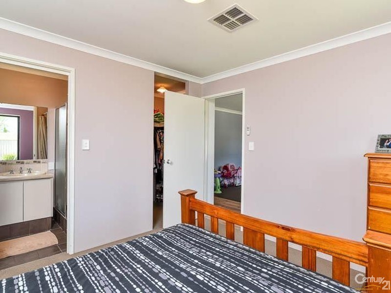 15 Jonquil Loop, Seville Grove WA 6112