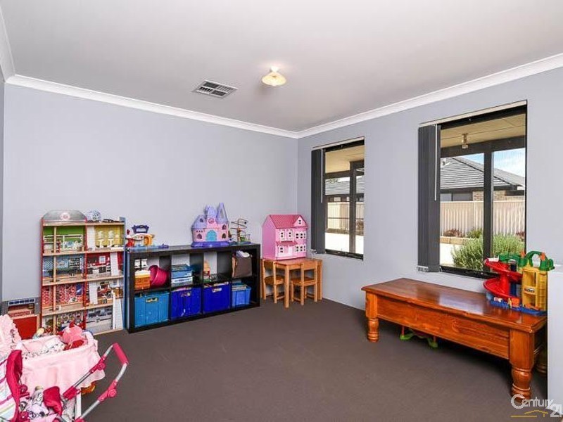 15 Jonquil Loop, Seville Grove WA 6112