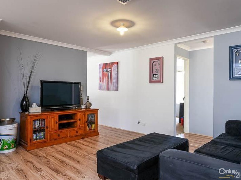 15 Jonquil Loop, Seville Grove WA 6112