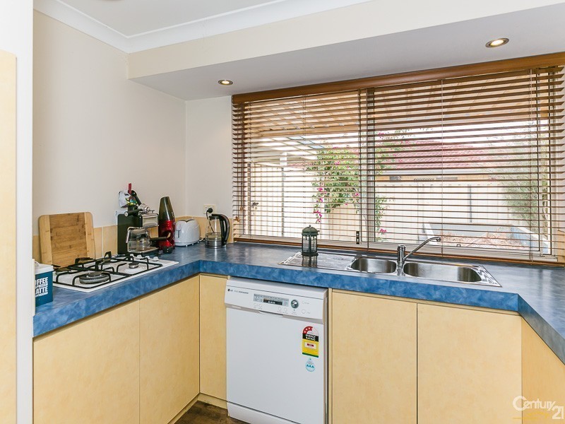 22 Batt Drive, Brookdale WA 6112