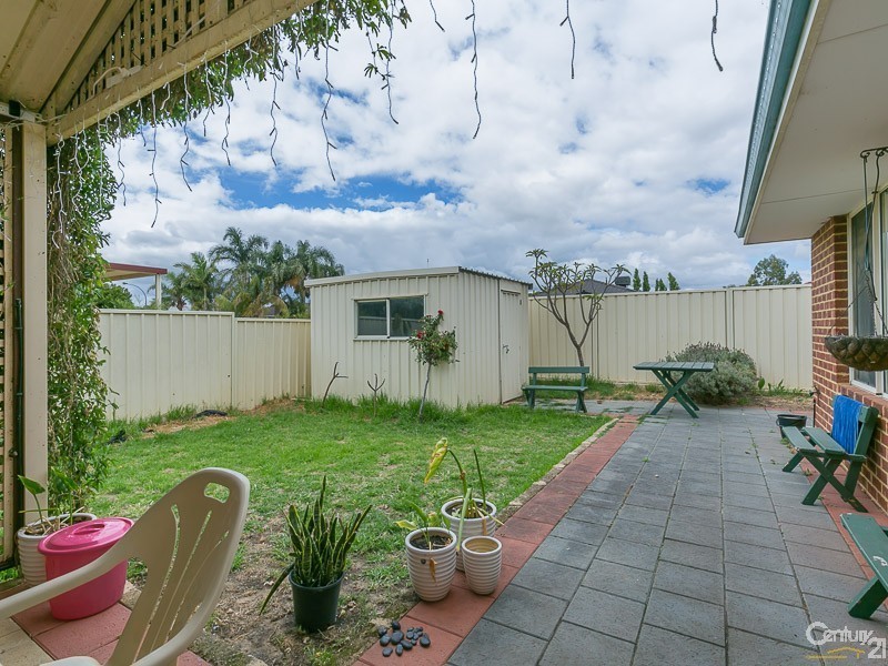 22 Batt Drive, Brookdale WA 6112