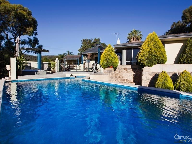 1 Bromfield Drive, Kelmscott WA 6111