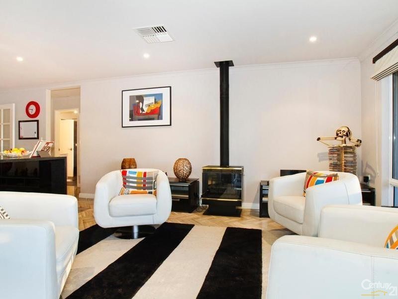 1 Bromfield Drive, Kelmscott WA 6111