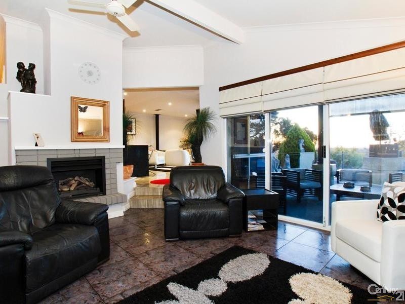 1 Bromfield Drive, Kelmscott WA 6111