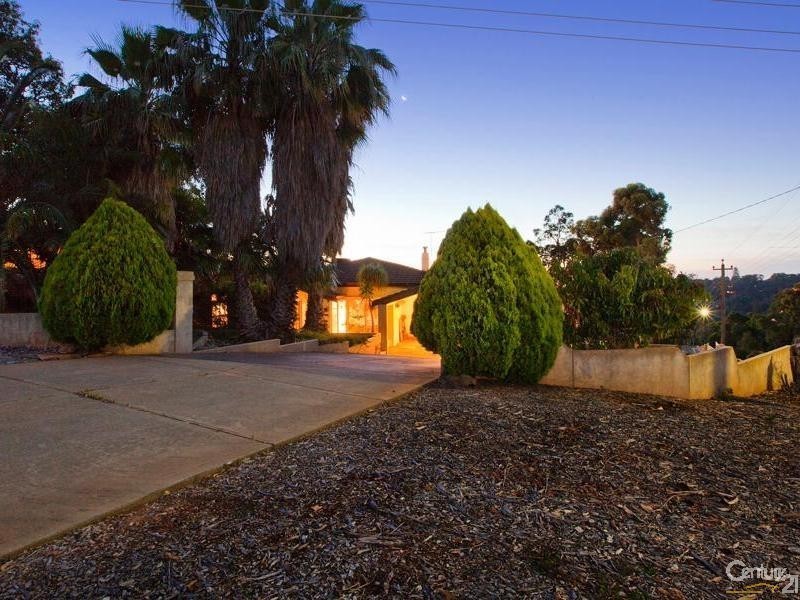 1 Bromfield Drive, Kelmscott WA 6111