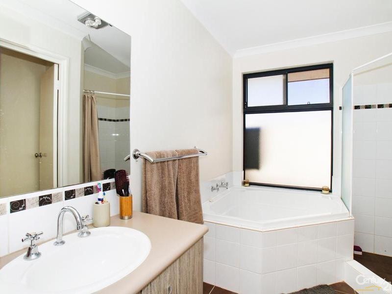 14 Sylvan Way, Seville Grove WA 6112