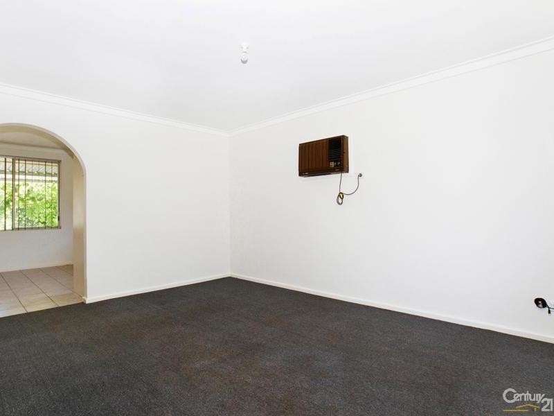 17 Kingsdown Road, Maddington WA 6109