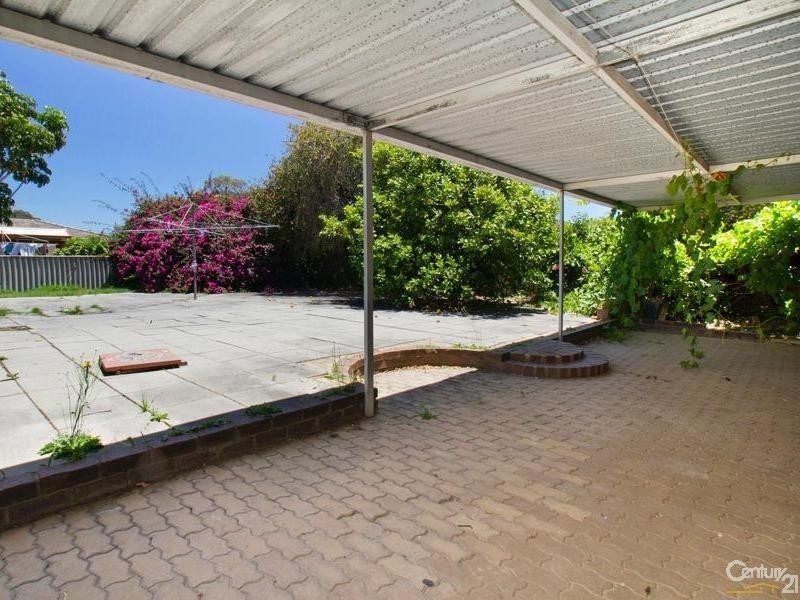 17 Kingsdown Road, Maddington WA 6109