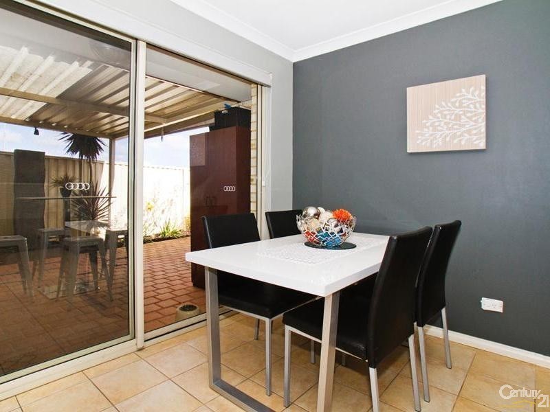 2/2 Mainsail Terrace, Yangebup WA 6164