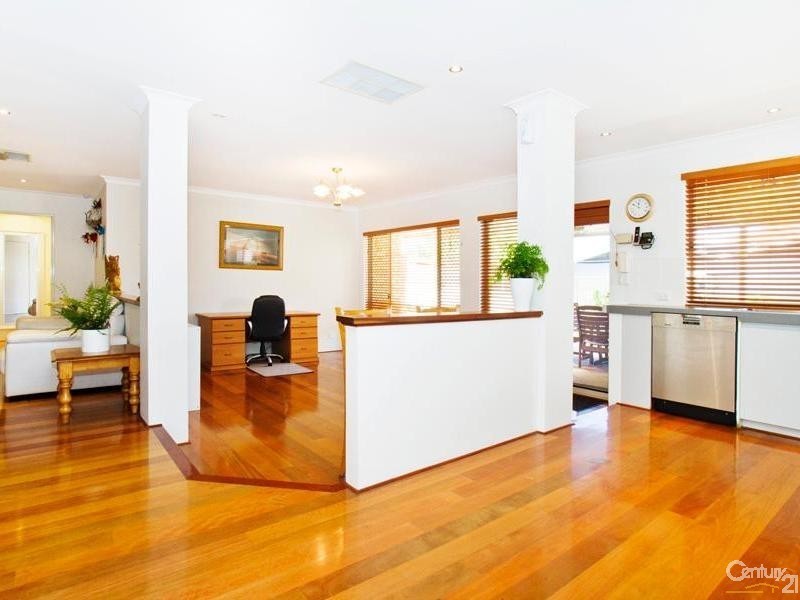 121 Warton Road, Thornlie WA 6108